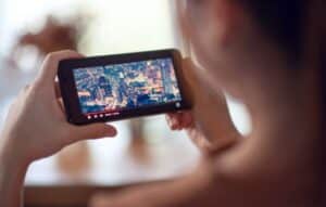Disfruta de Televisión y Películas Gratis al Instante